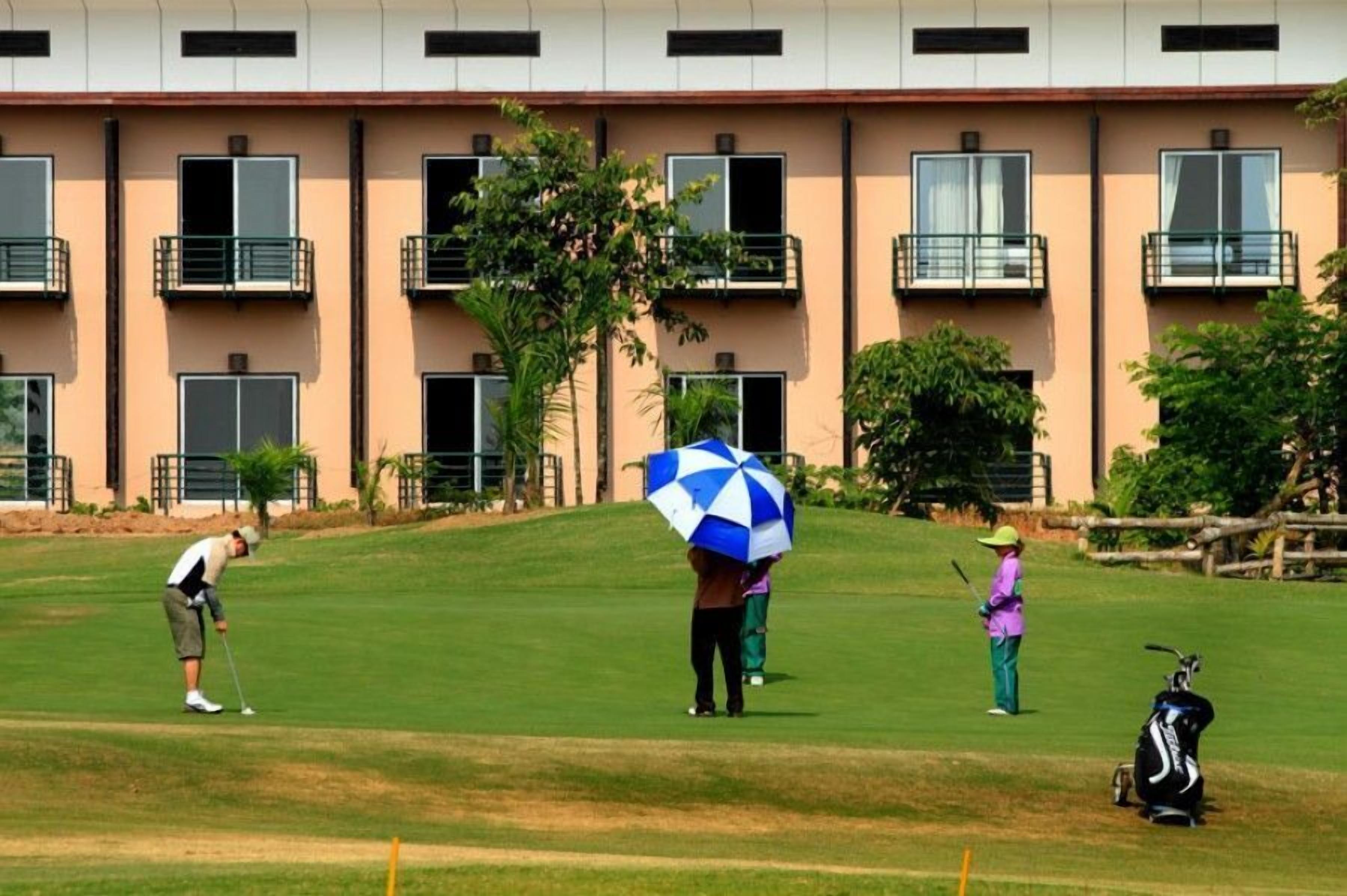 Chiangmai Inthanon Golf And Natural Resort - Chiang Mai