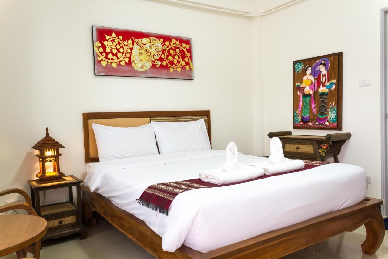 Dphouse Center Of Old Chiang Mai
