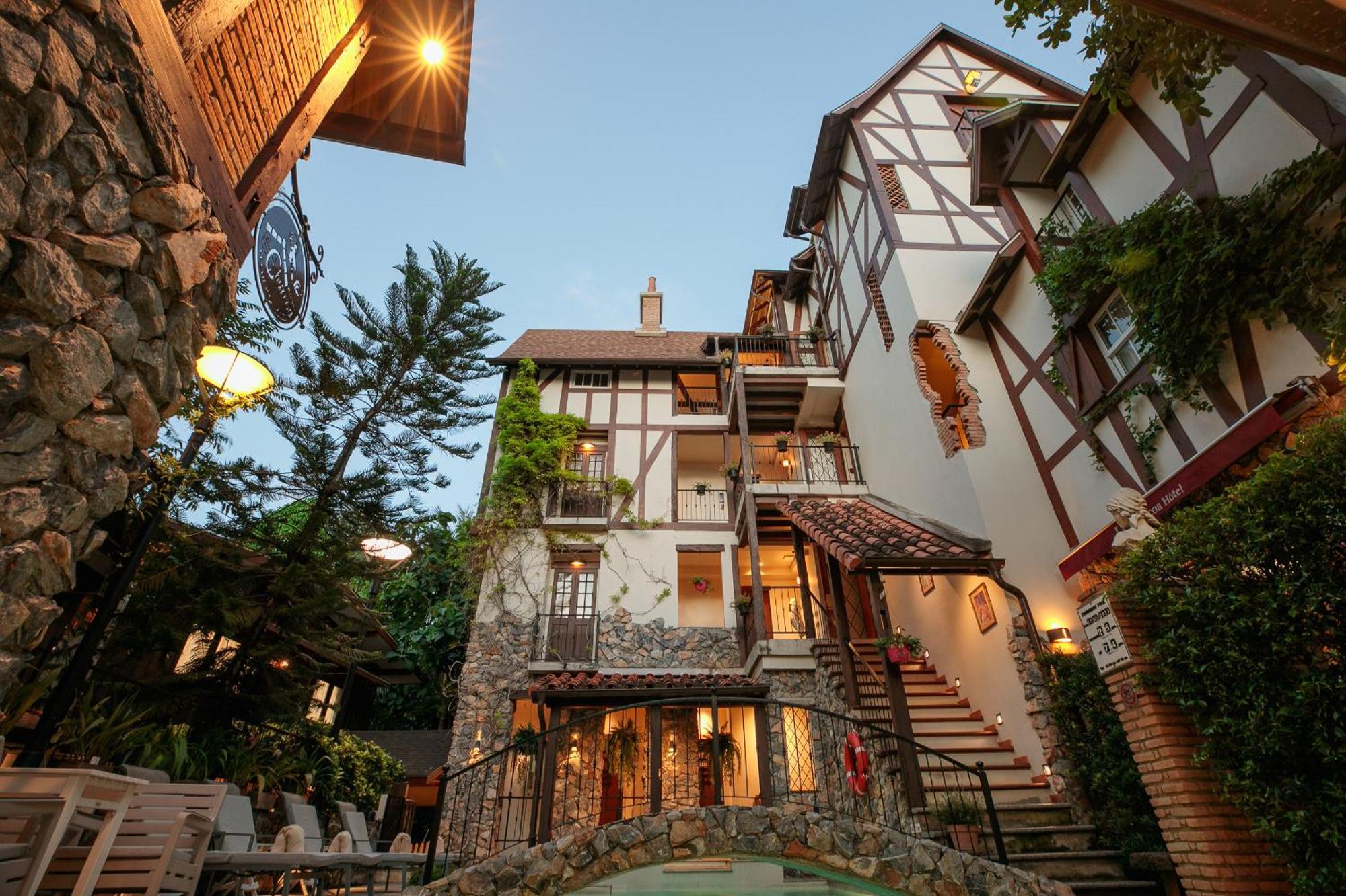 Le Charcoa Hotel