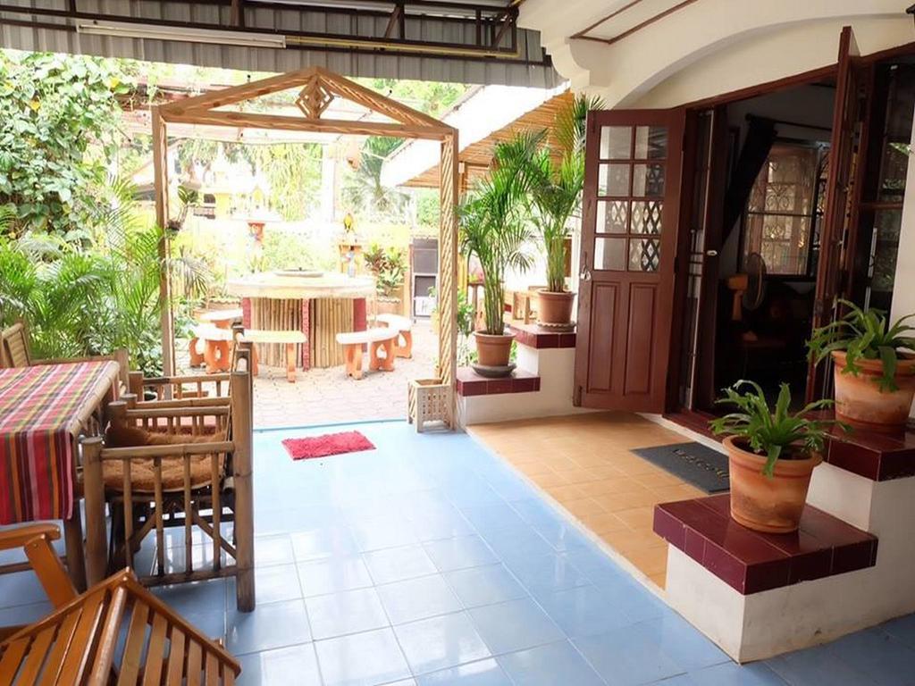 Hug Glur House Tour And Hostel (Adults Only) - Chiang Mai