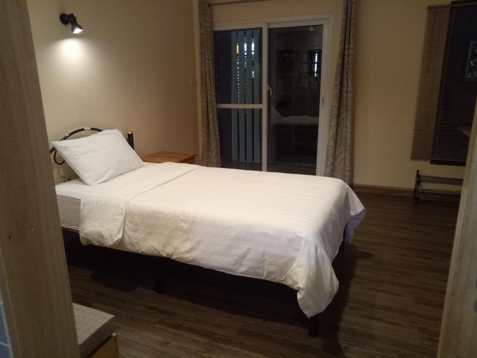 Little Guest House Hotel