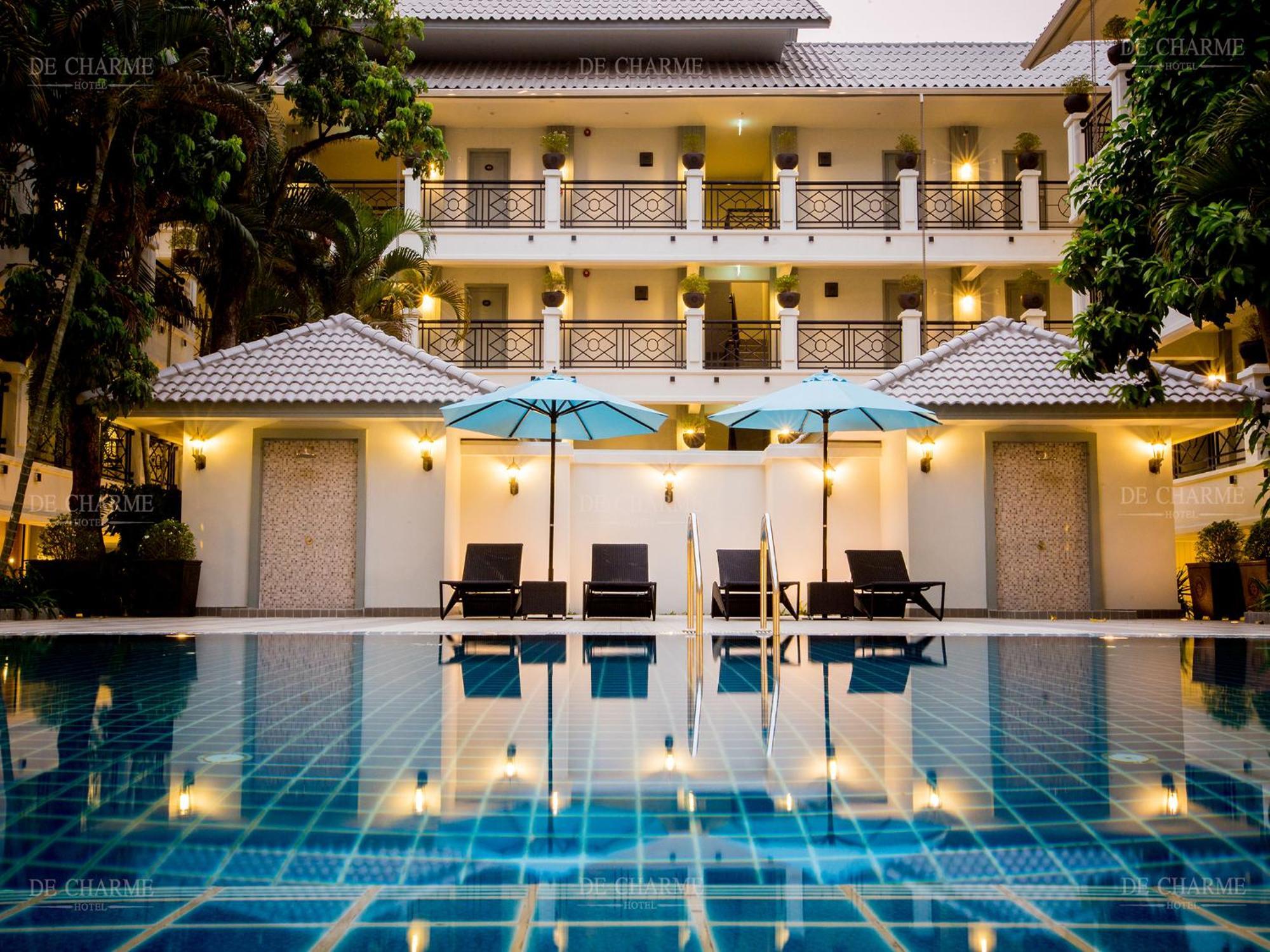 Decharme Hotel