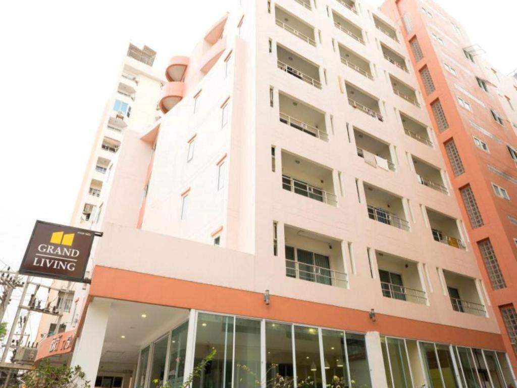 Grand Living Residence