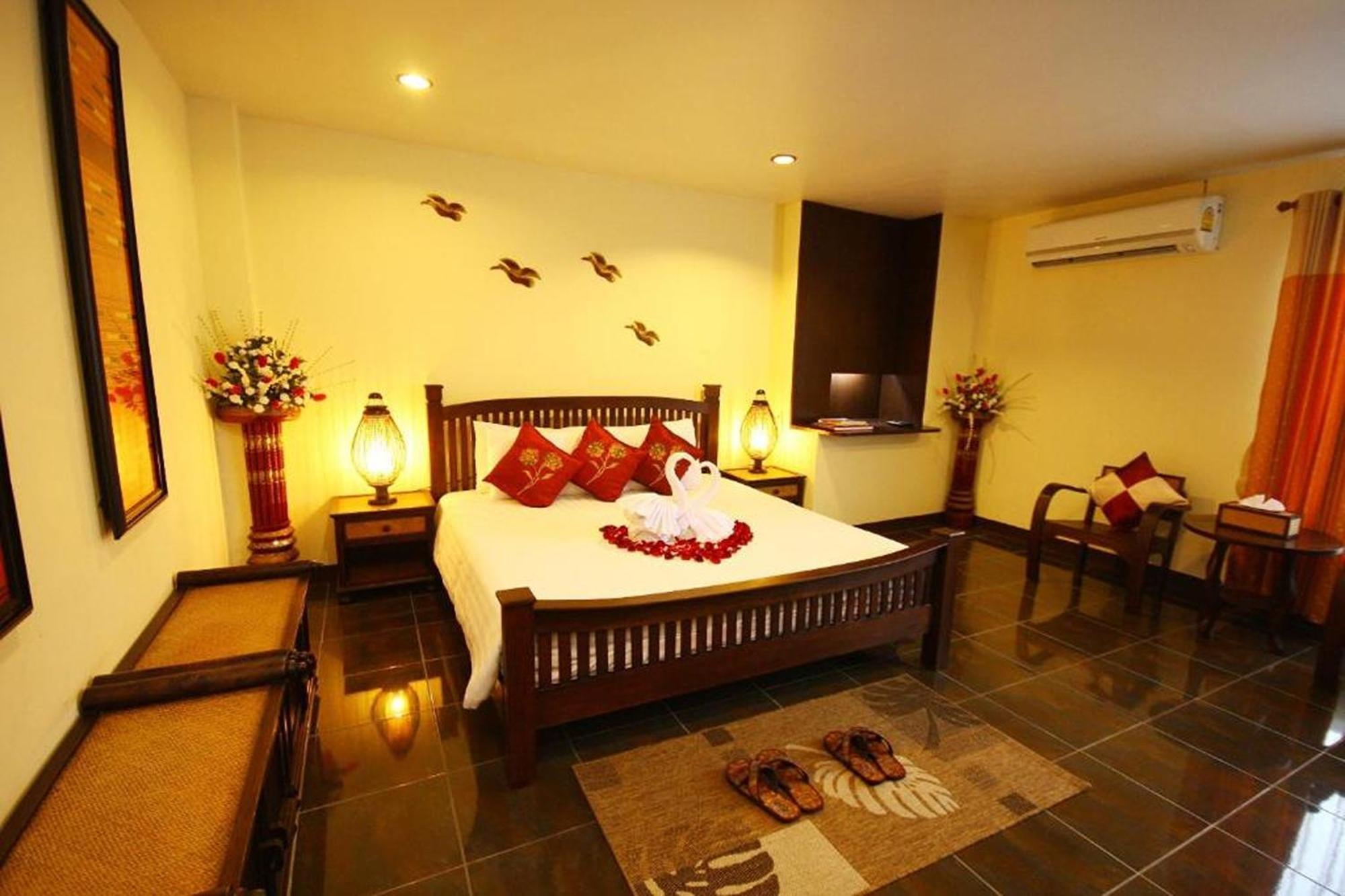 CM Night Bazaar Boutique Hotel